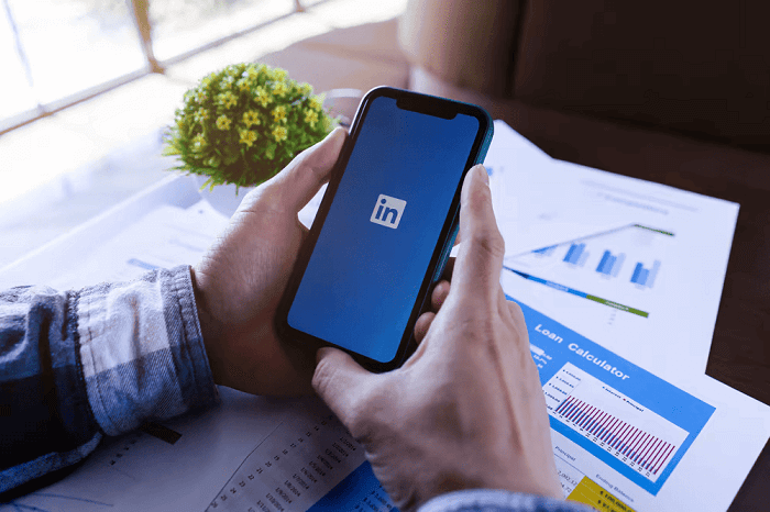 How to Know if Someone Read Your Message on LinkedIn