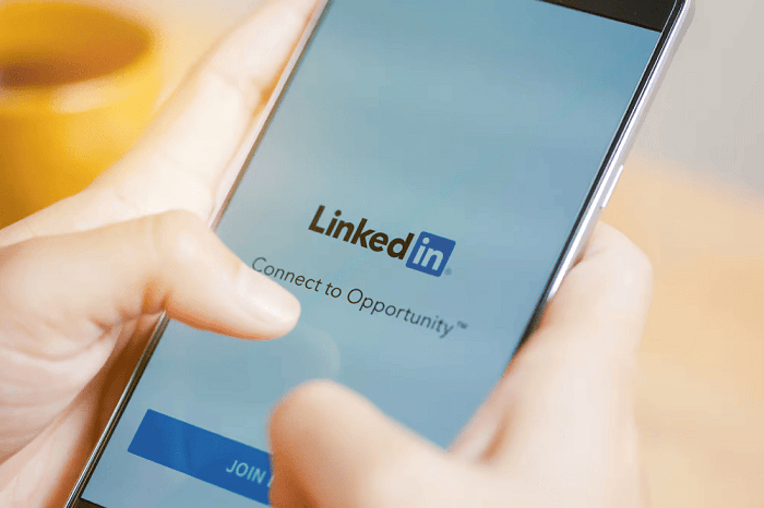 How to View Someone’s LinkedIn Profile without Them Knowing